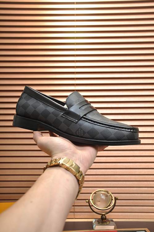 Picture of Louis Vuitton Shoes _SKULVsz38-45hnh120613999